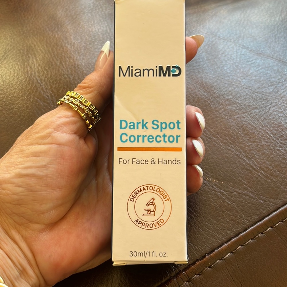 Miami MD dark spot corrector new in box